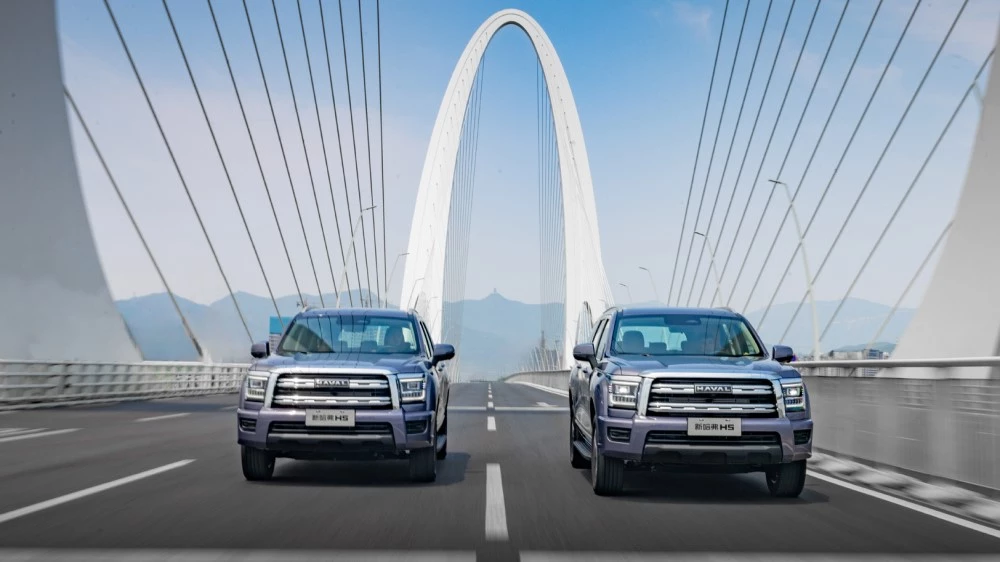 Haval H5 спереди в динамике