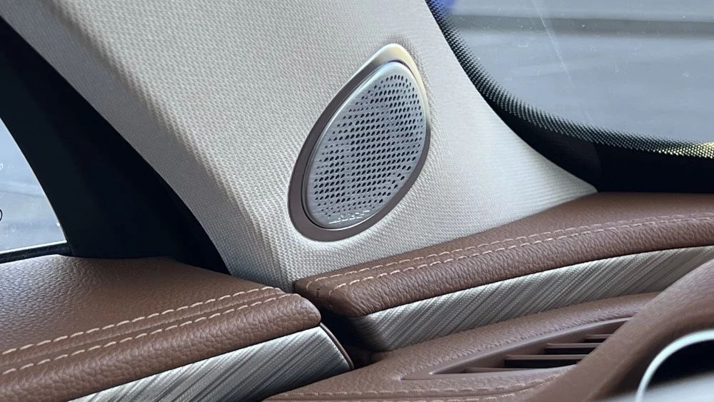 Hongqi H9 салон интерьер отделка салона динамики