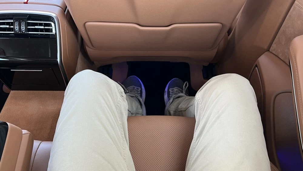 Hongqi H9 второй ряд место пространство