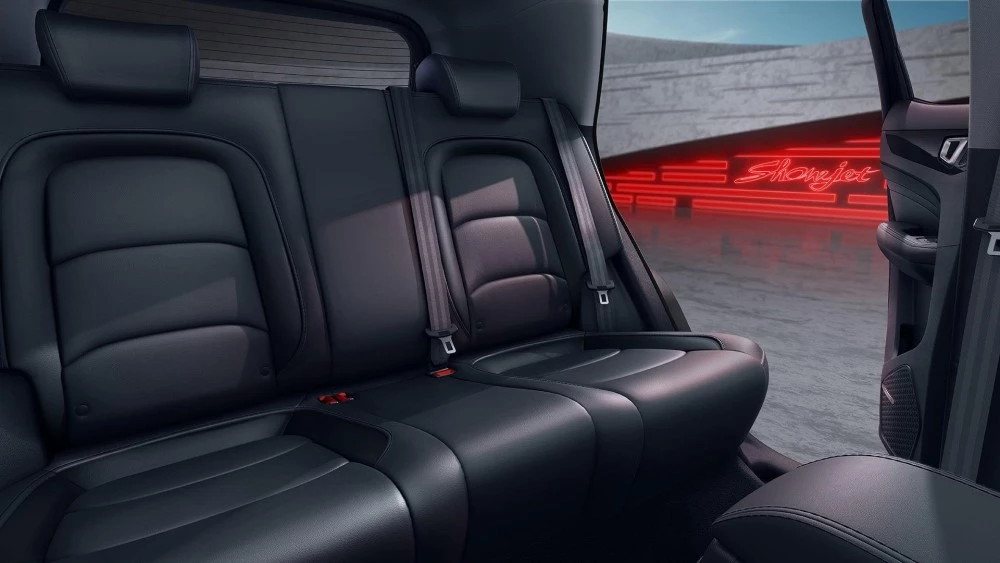 Салон интерьер кроссовер Kaiyi X3 второй ряд