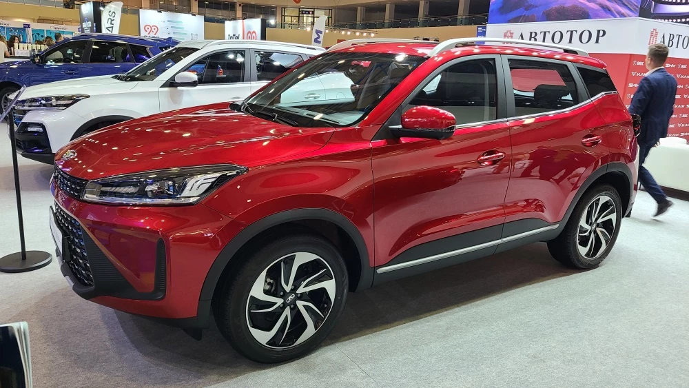 Kaiyi X3 Pro на выставке MIMS 2023 сбоку спереди