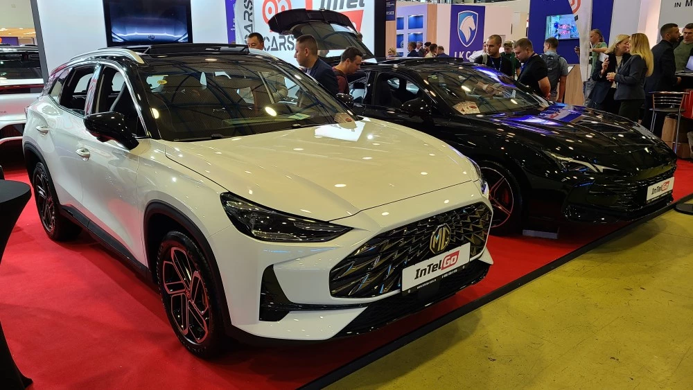 MG One и лифтбек MG 7 в России на mims 2023