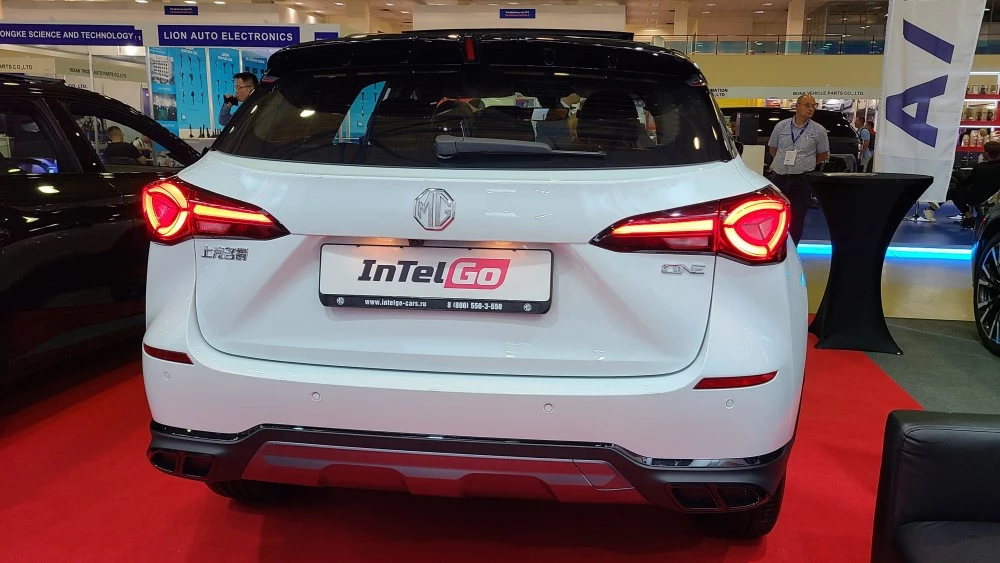 Дизайн кроссовер MG One сзади