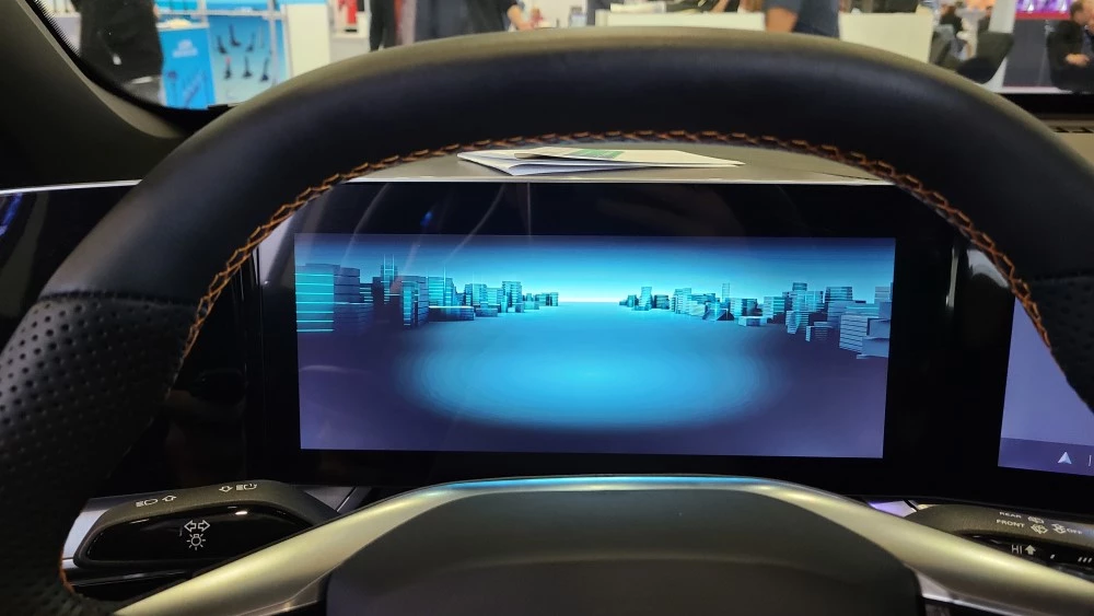 MG One салон интерьер монитор экран приборная панель