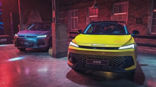 BAIC X55 сбоку спереди презентация
