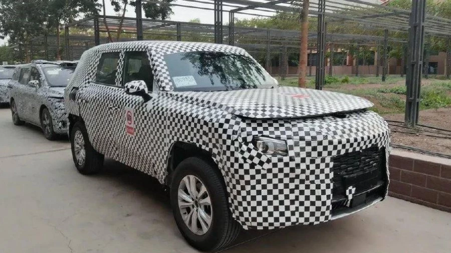 Changan готовит новый внедорожник. Его впервые заметили на дорогах Changan C318 сбоку спереди