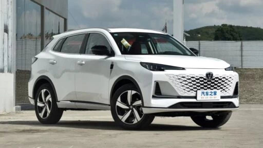 обновленный changan cs55 plus новый сбоку спереди