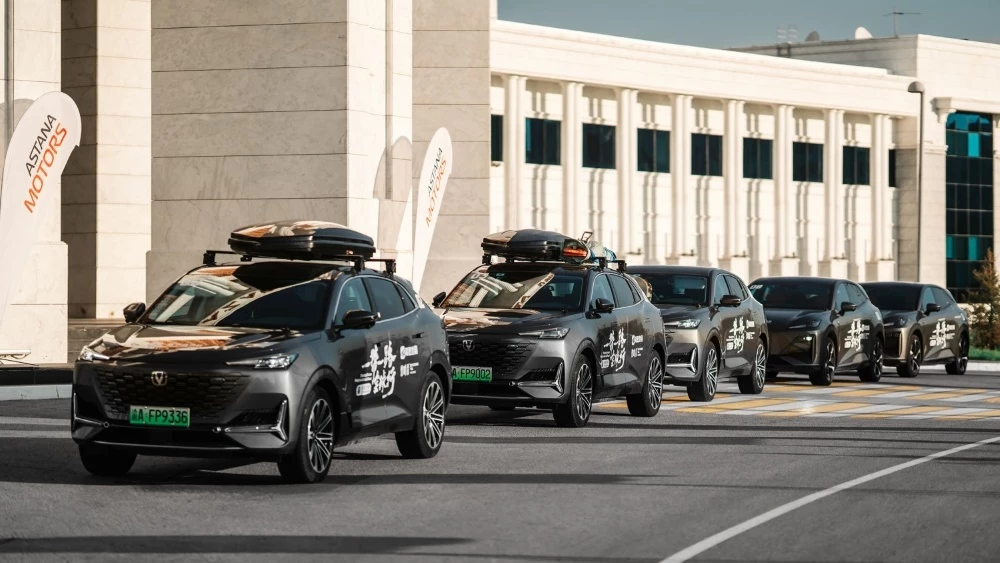 Changan Deapal S7 Uni-K IDD гибридные автопробег в Казахстане