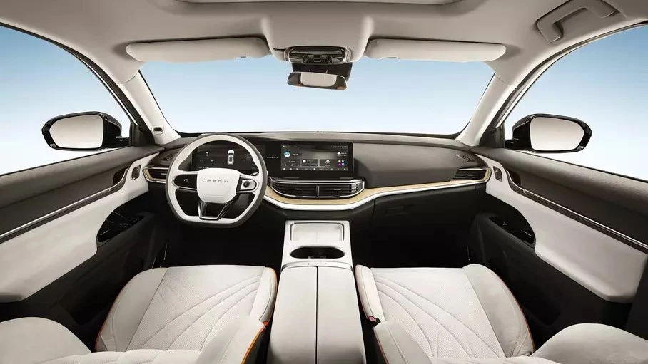 Электрический кроссовер Chery eQ7 салон интерьер