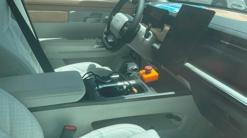 Новый гибридный кроссовер Chery Explore 06 салон интерьер