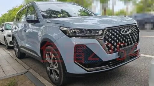 Chery Tiggo 7 Pro e+ спереди сбоку