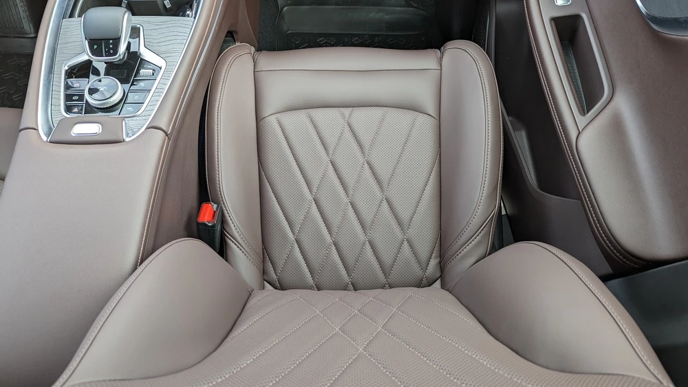 тест-драйв новый обновленный Chery Tiggo 8 Pro Max салон интерьер переднее пассажирское сиденье