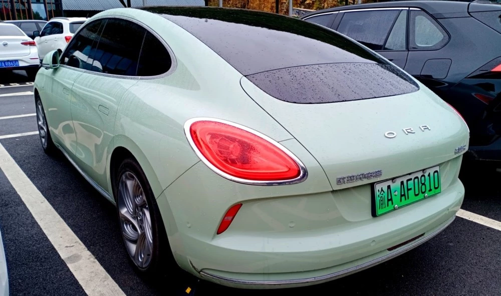 Чунцин 2023 год Ora Lighting Cat сзади сбоку