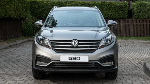 Dongfeng 580 спереди