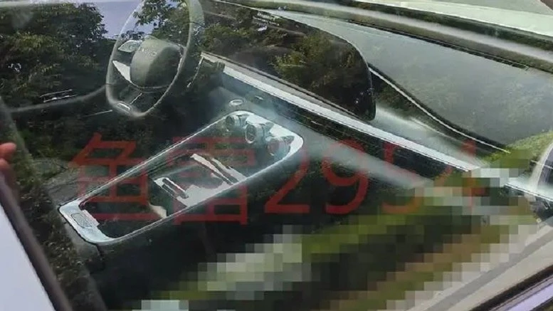 Гибридный кроссовер Exeed RX C-DM салон интерьер