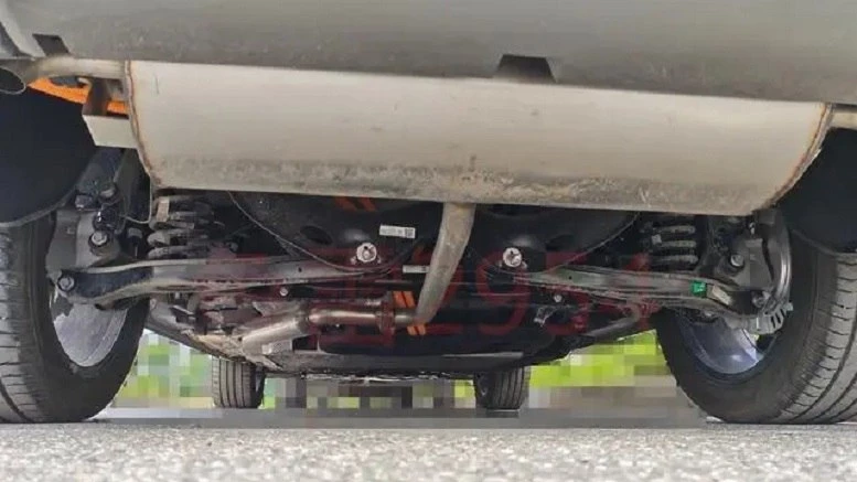 Гибридный кроссовер Exeed RX C-DM подвеска полный привод