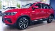 Кроссовер FAW Bestune T77 сбоку спереди в ДЦ Аарон