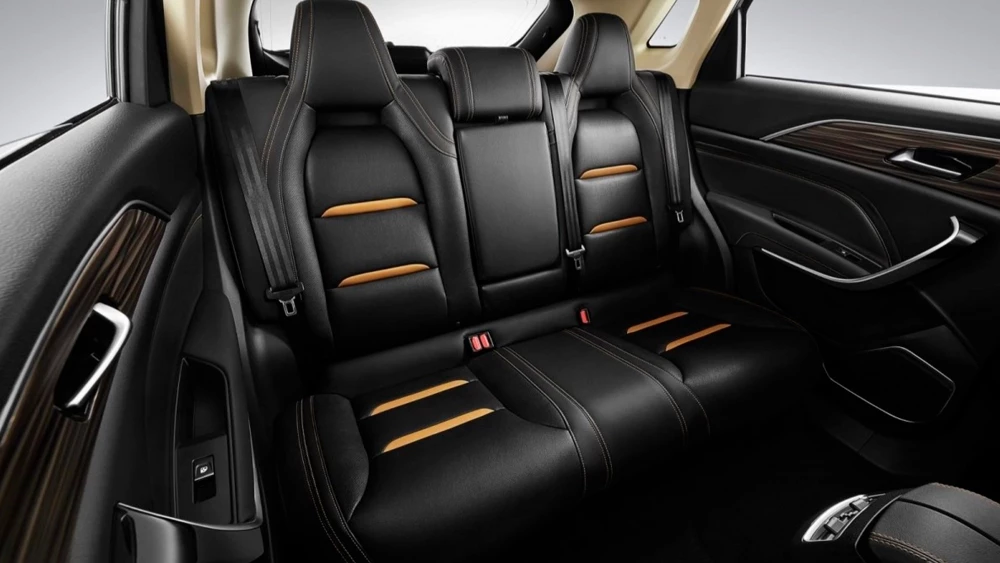 Кроссовер FAW Bestune T77 салон интерьер в ДЦ Аарон