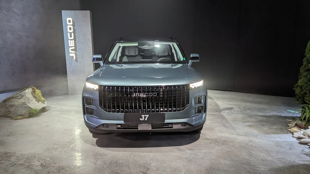 «Со вкусом и удовольствием». В России стартовали продажи кроссовера Jaecoo J7 Jaecoo J7 спереди презентация