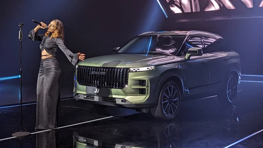 Jaecoo J7 в России презентация сбоку спереди