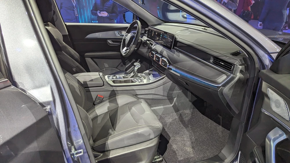 Jetour X70 Plus салон интерьер первый ряд