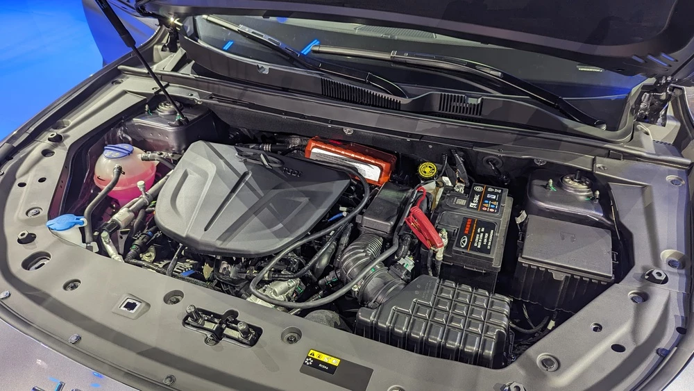 Jetour X70 Plus двигатель капот