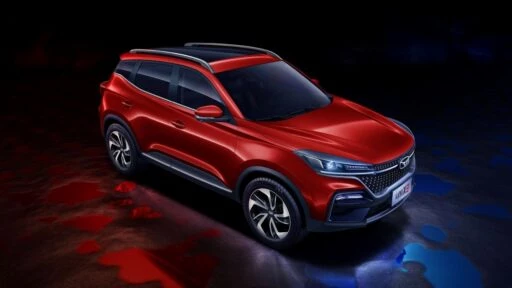 Кроссовер Kaiyi X3 спереди сбоку Стандарт цены и комплектации
