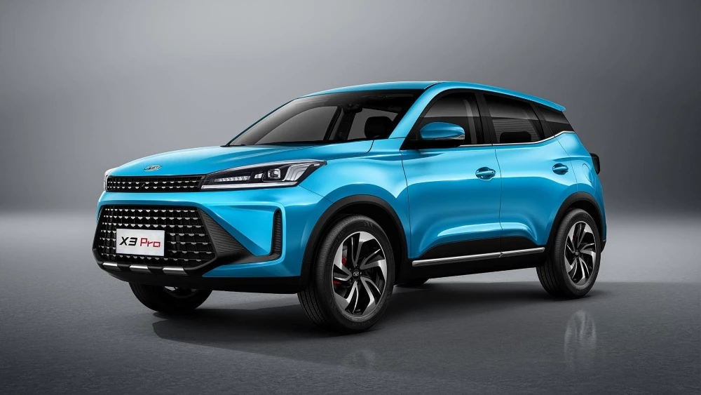 кроссовер Kaiyi X3 Pro в России сбоку спереди