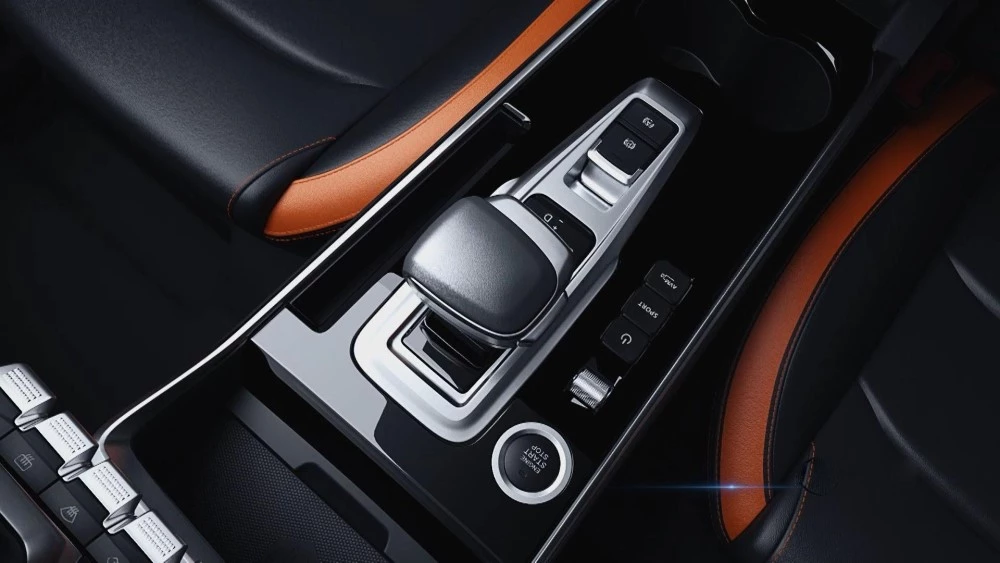 кроссовер Kaiyi X3 Pro в России салон интерьер центральный тоннель селектор