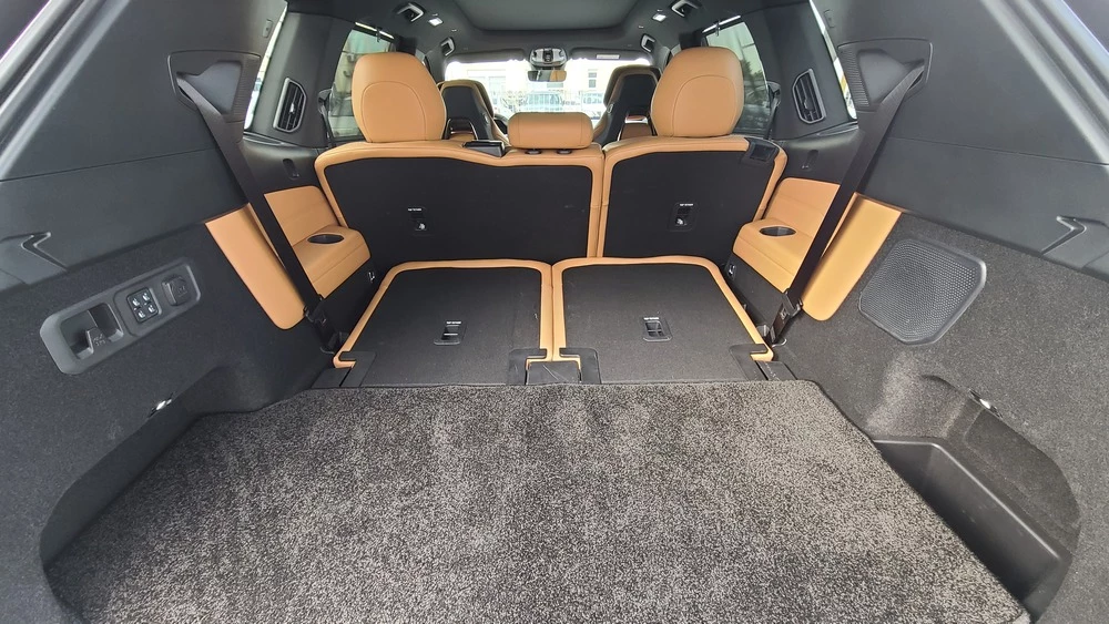 Lynk & Co 09 салон интерьер багажник