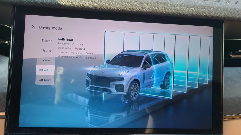 Lynk & Co 09 салон интерьер мультимедиа