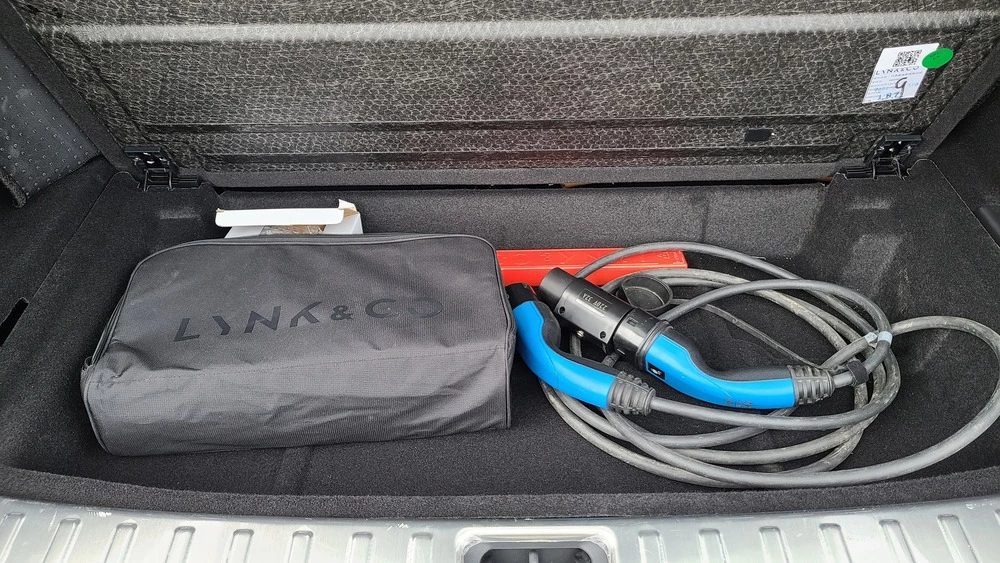 Lynk & Co 09 гибрид зарядное устройство
