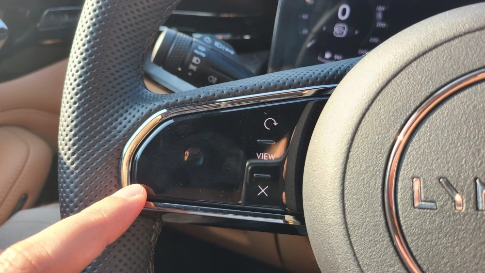 Lynk & Co 09 рулевое колесо сенсоры