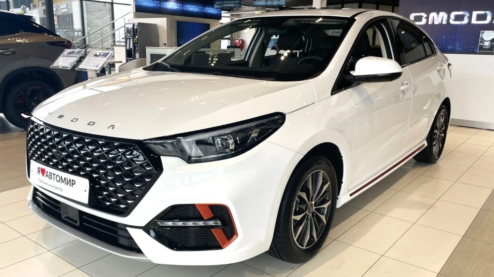 Omoda S5 Автомир сбоку спереди