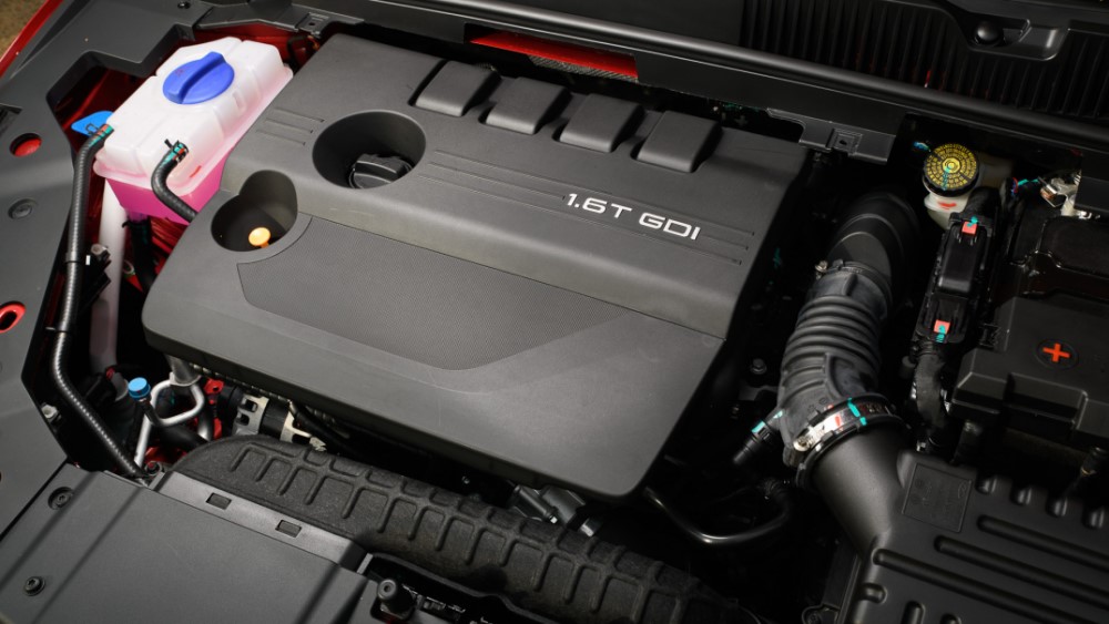 Omoda S5 GT Кунцево сбоку двигатель мотор