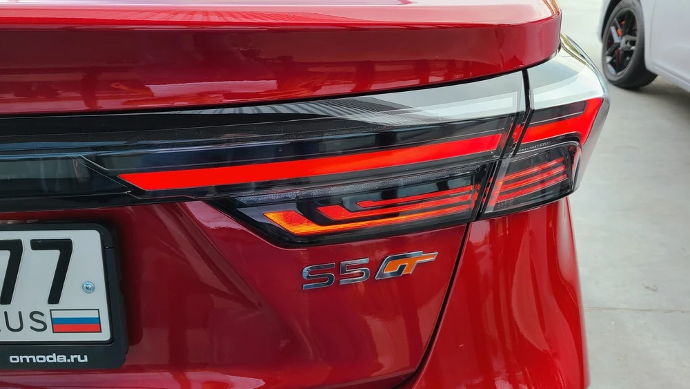 Omoda S5 GT логотип сзади шильдик