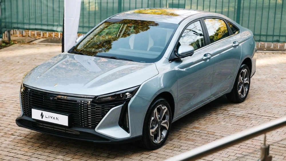 Livan S6 Pro сбоку спереди