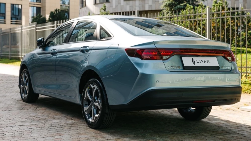 Livan S6 Pro сбоку сзади