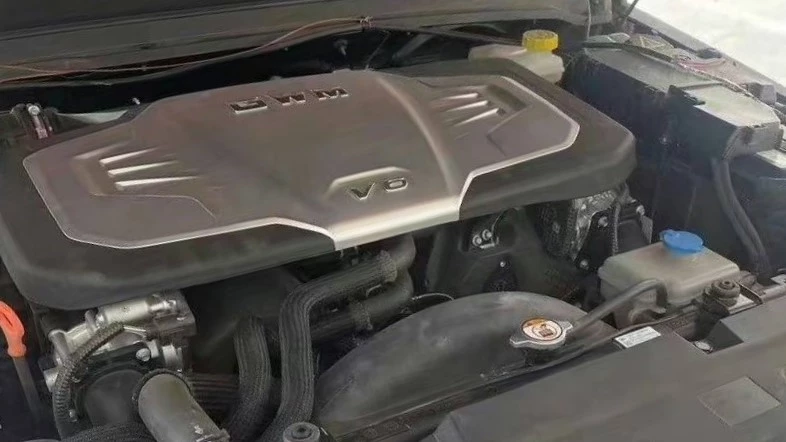 Tank 300 с V6 двигатель мотор под капотом