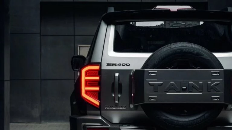 Внедорожник Tank 400 Hi4-T сзади