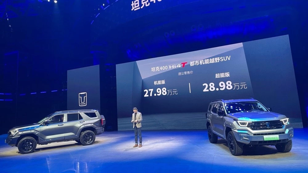 Внедорожник Tank 400 Hi4-T цены и комплектации