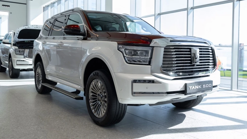 За что полюбили Tank 500 в России сбоку спереди в ДЦ Авилон купить новый