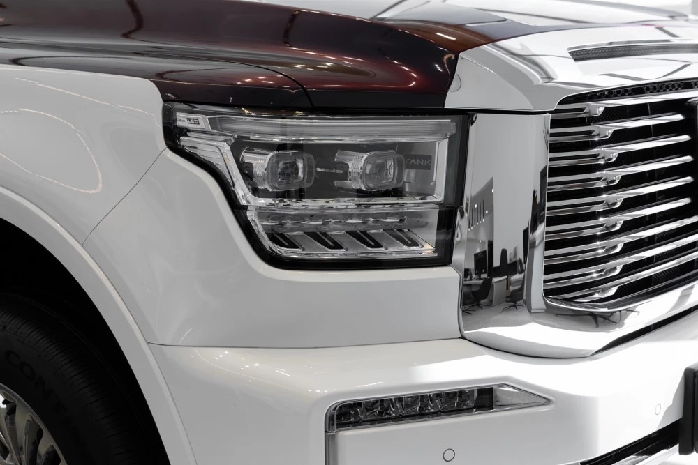 За что полюбили Tank 500 в России фары решетка