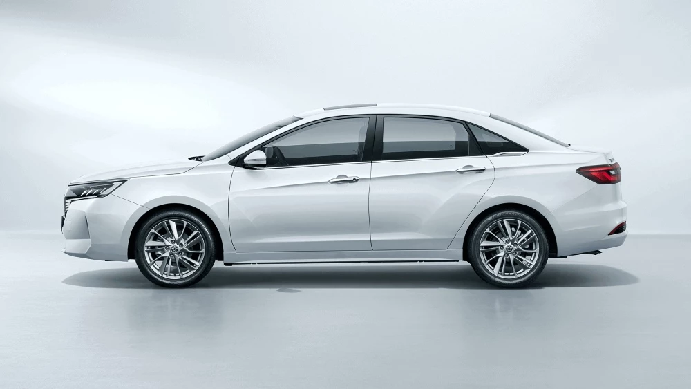 Седан Venucia D60 Plus сбоку