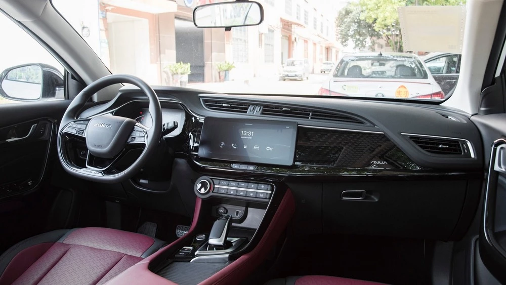 Dongfeng Aeolus AX7 салон интерьер