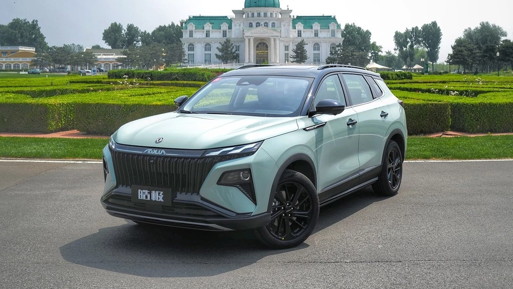 Dongfeng Aeolus Huge спереди сбоку