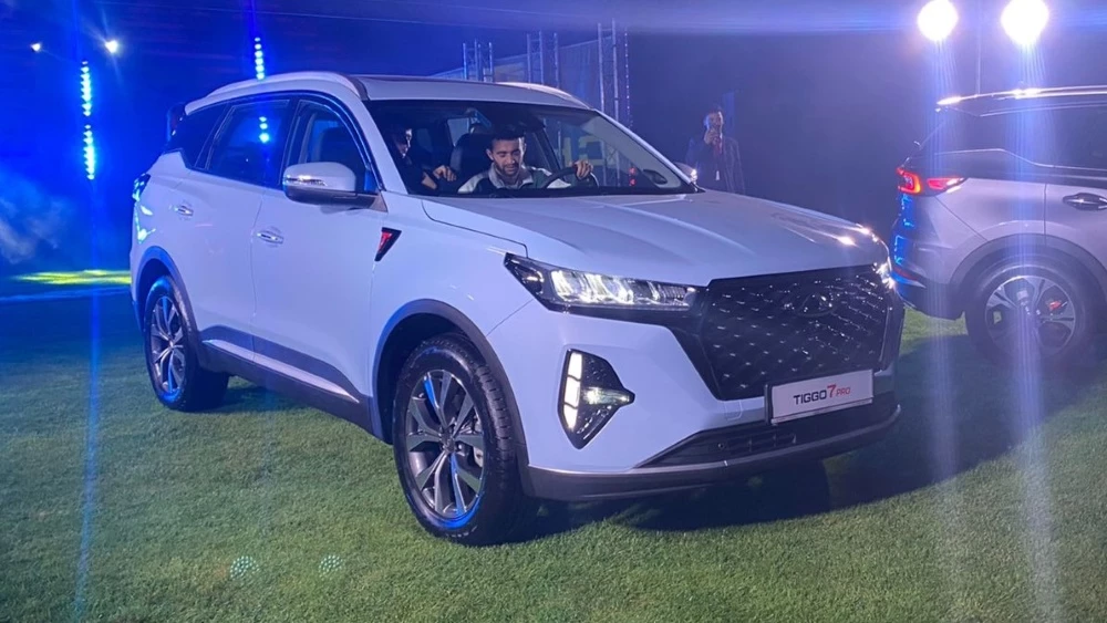 Chery Tiggo 7 Pro новый обновленный в Казахстане спереди сбоку