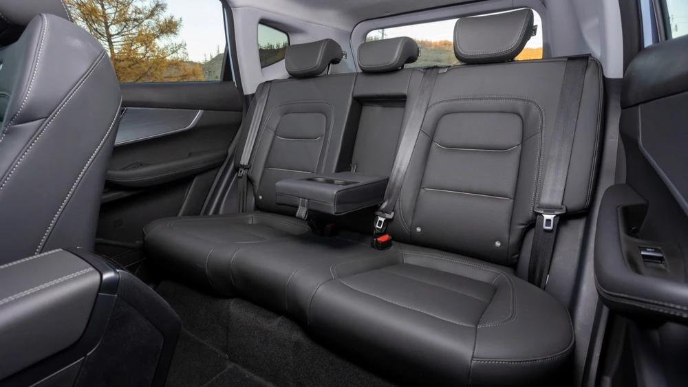 Гибридный Chery Tiggo 7 Pro Plug-in Hybrid салон интерьер второй ряд