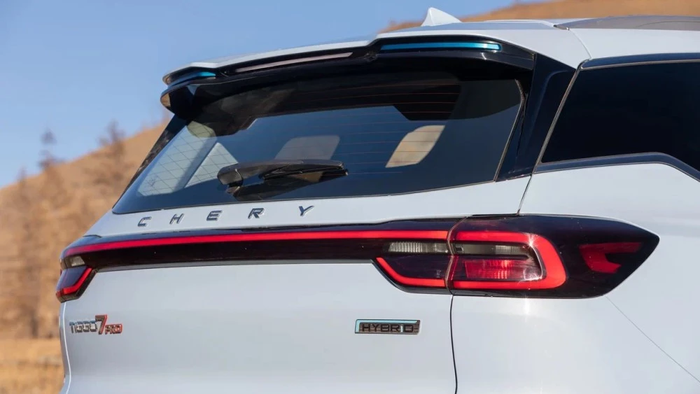 Chery Tiggo 7 Pro Plug-in Hybrid сзади шильдики