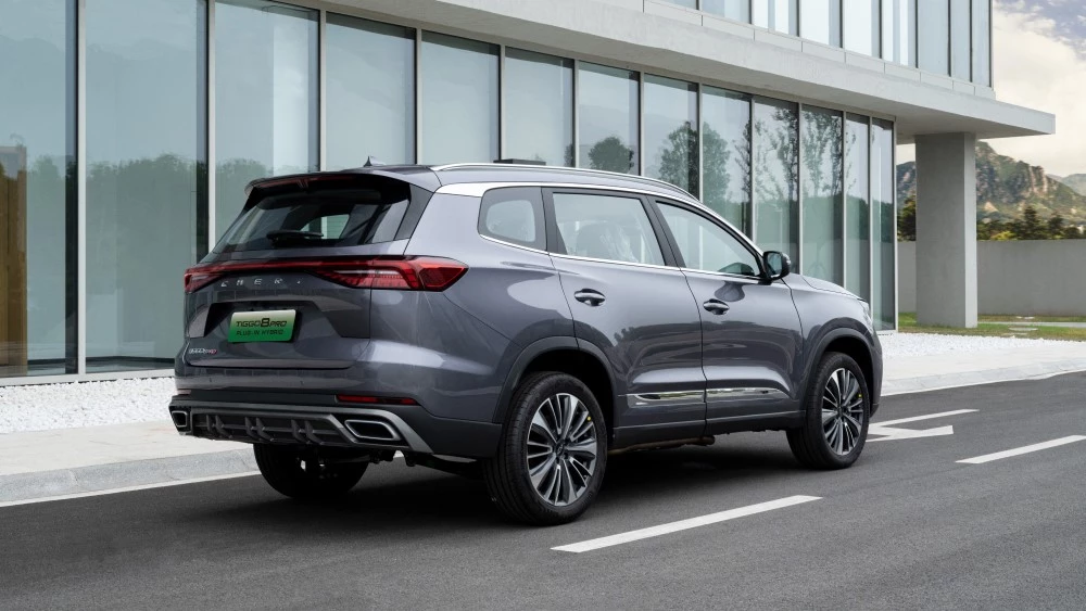 Гибридный кроссовер Chery Tiggo 8 Pro Plug-in Hybrid сбоку сзади обновленный